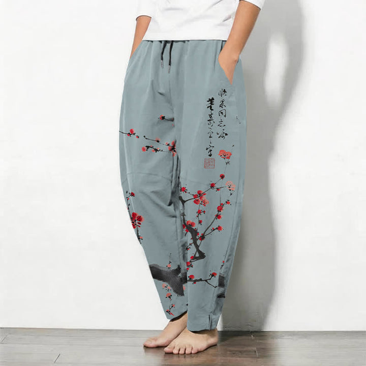 Buddha Stones Pantalones de hombre de algodón puro con estampado de flores de ciruelo y cordón ajustable, corte cónico y bolsillos. - image 8