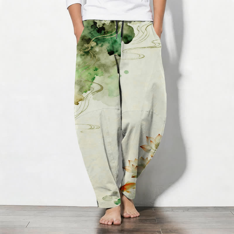 Buddha Stones Pantalones de hombre de algodón puro con estampado Lotus Koi Ink Wash, cordón ajustable y corte cónico, con bolsillos. - Gotas de miel - US/UK/AU50, EU60 (5XL) - image 0