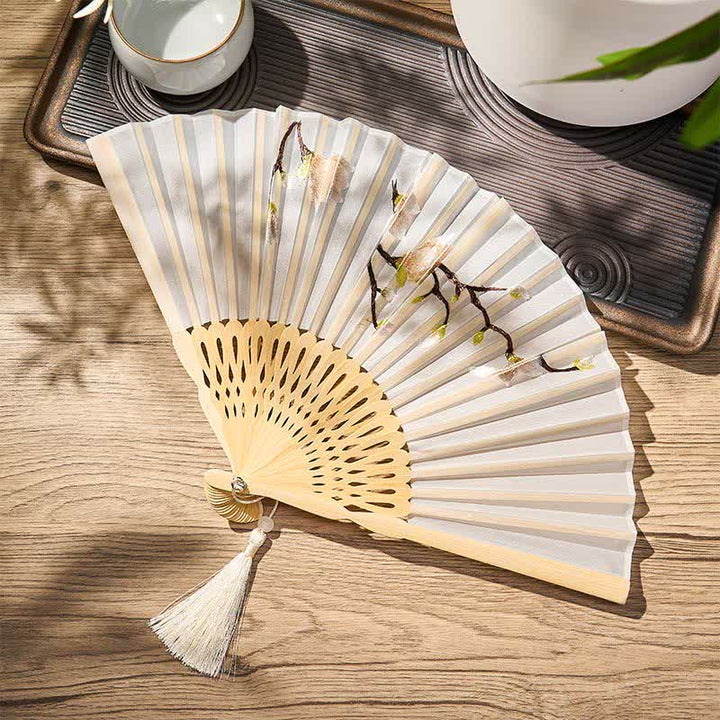 Buddha Stones Abanico plegable elegante de bambú con estampado floral de magnolia beige, 21 cm - image 5
