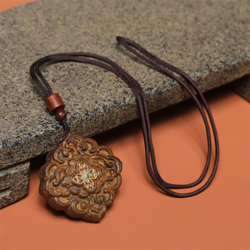 Buddha Stones Collar de la dinastía Tang tallado en madera de sappan con diseño floral en armonía. - image 1