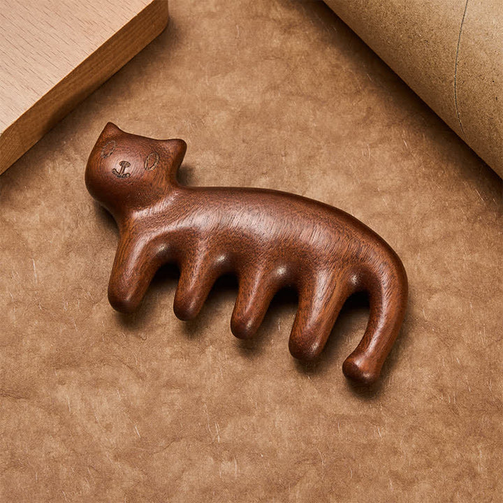 Buddha Stones Peine de masaje con forma de gato de sándalo pulido a mano para una mayor conexión con la tierra. - image 4
