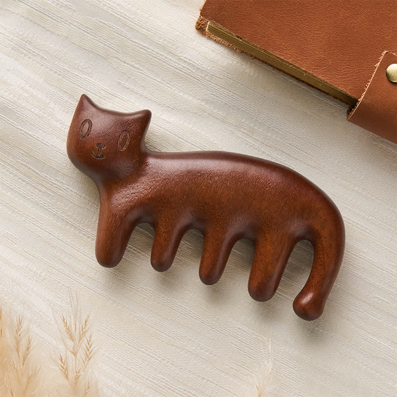 Buddha Stones Peine de masaje con forma de gato de sándalo pulido a mano para una mayor conexión con la tierra. - image 3