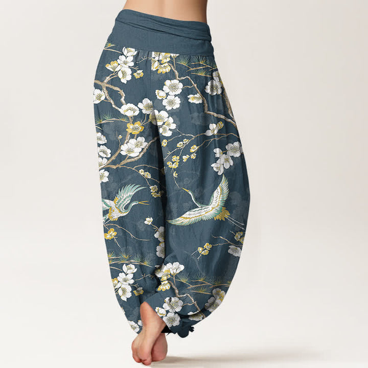Buddha Stones Pantalones harem de mujer con cintura elástica y estampado de grullas y flores blancas de algodón. - image 2