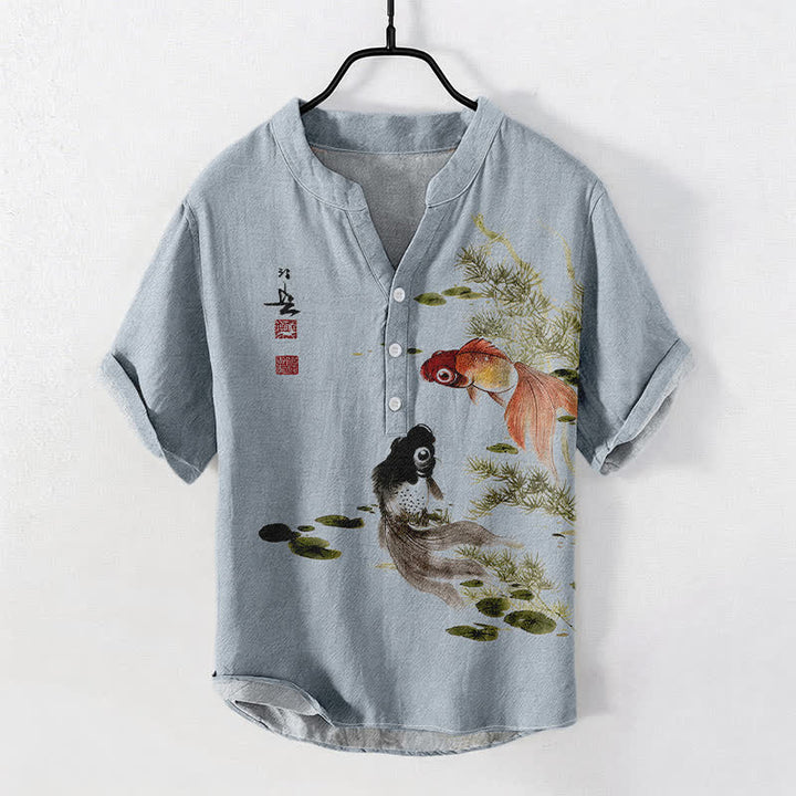 Buddha Stones Camisa de manga corta con medio botón para hombre, de algodón con estampado de hojas de loto y carpas koi. - Azul acero claro - US/UK/AU50, EU60 (5XL) - image 5