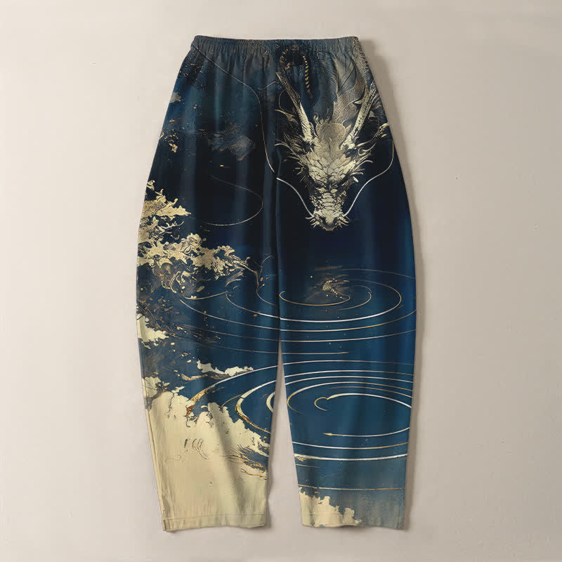 Buddha Stones Pantalones de hombre de algodón puro con estampado de ondas de dragón dorado, cordón ajustable y corte cónico, con bolsillos. - image 3