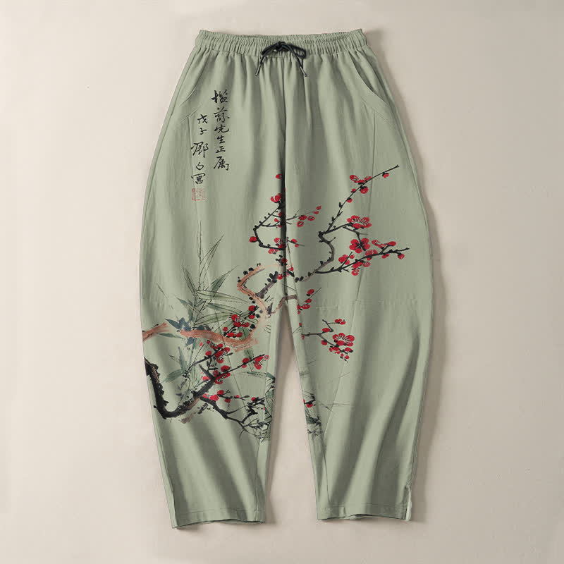 Buddha Stones Pantalones de hombre de algodón puro con estampado de flores de ciruelo y cordón ajustable, corte cónico y bolsillos. - image 9