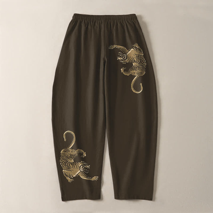 Buddha Stones Pantalones de hombre de algodón puro con estampado de tigre dorado, cordón ajustable y corte cónico, con bolsillos. - image 3