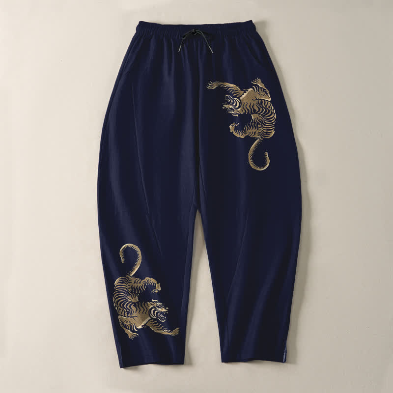 Buddha Stones Pantalones de hombre de algodón puro con estampado de tigre dorado, cordón ajustable y corte cónico, con bolsillos. - image 9