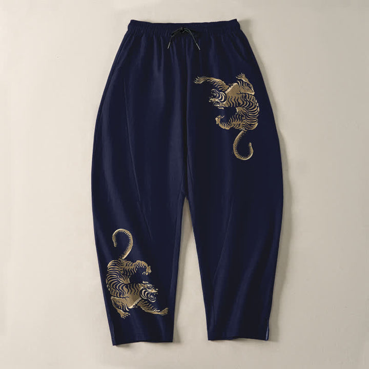 Buddha Stones Pantalones de hombre de algodón puro con estampado de tigre dorado, cordón ajustable y corte cónico, con bolsillos. - image 9