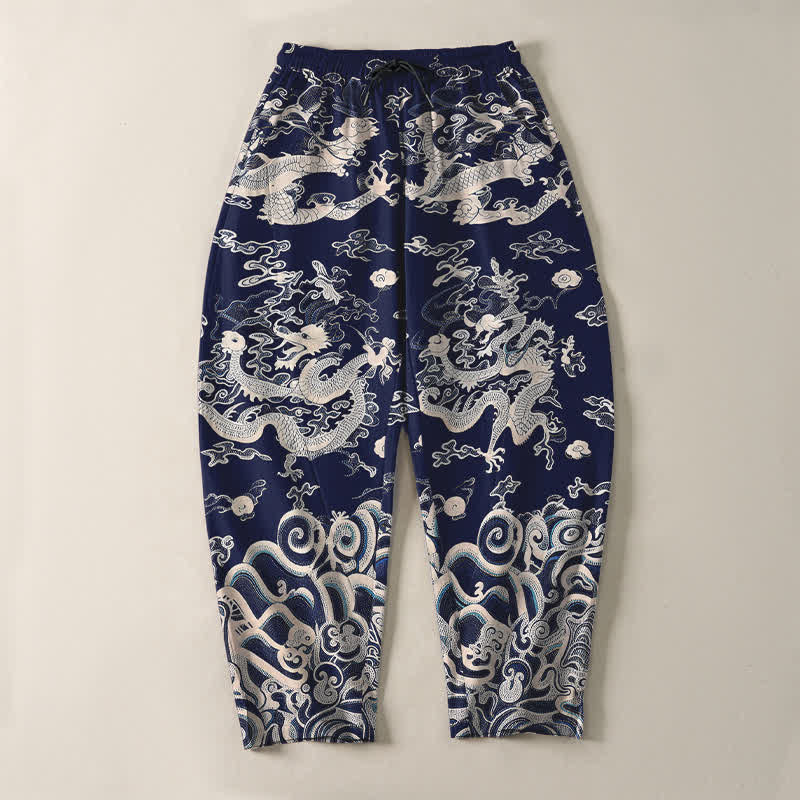 Buddha Stones Pantalones de hombre de algodón puro con estampado de ondas de dragón, cordón ajustable y corte cónico, con bolsillos. - image 2