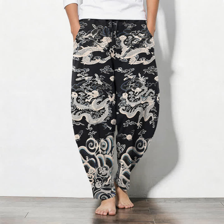 Buddha Stones Pantalones de hombre de algodón puro con estampado de ondas de dragón, cordón ajustable y corte cónico, con bolsillos. - Negro - US/UK/AU50, EU60 (5XL) - image 7
