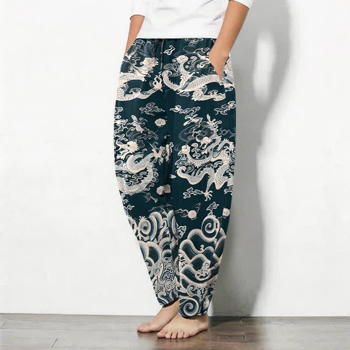 Buddha Stones Pantalones de hombre de algodón puro con estampado de ondas de dragón, cordón ajustable y corte cónico, con bolsillos. - image 12