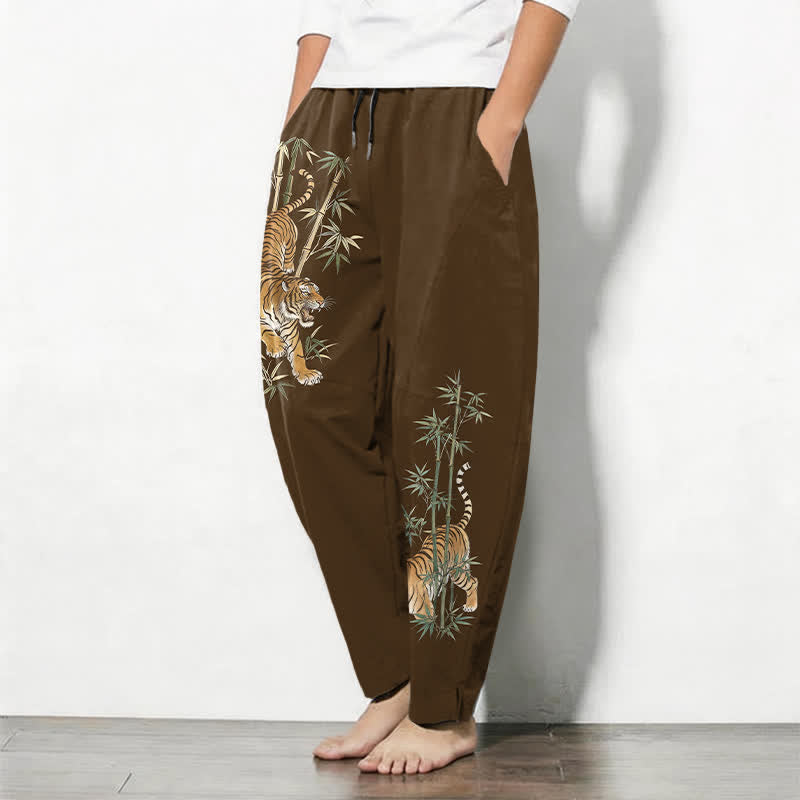 Buddha Stones Pantalones de hombre de algodón puro con estampado de bambú y tigre, corte ajustado, cordón y bolsillos. - image 8