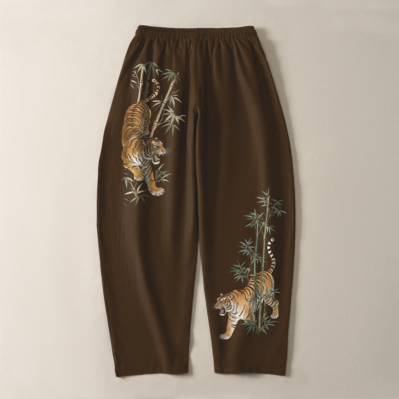 Buddha Stones Pantalones de hombre de algodón puro con estampado de bambú y tigre, corte ajustado, cordón y bolsillos. - image 10