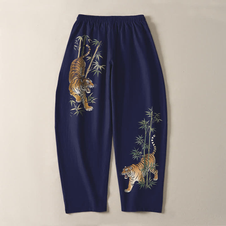 Buddha Stones Pantalones de hombre de algodón puro con estampado de bambú y tigre, corte ajustado, cordón y bolsillos. - image 14