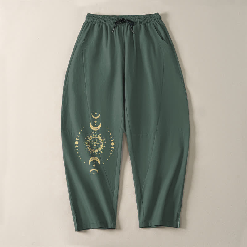 Buddha Stones Pantalones de hombre de algodón puro con estampado de sol y luna celestiales, cordón ajustable y corte cónico, con bolsillos. - image 2
