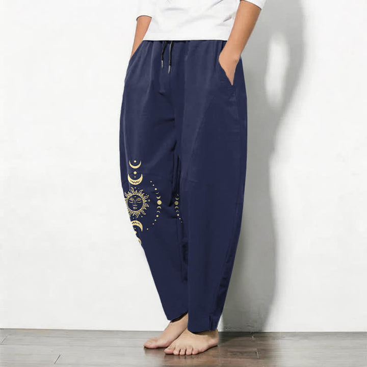 Buddha Stones Pantalones de hombre de algodón puro con estampado de sol y luna celestiales, cordón ajustable y corte cónico, con bolsillos. - image 8