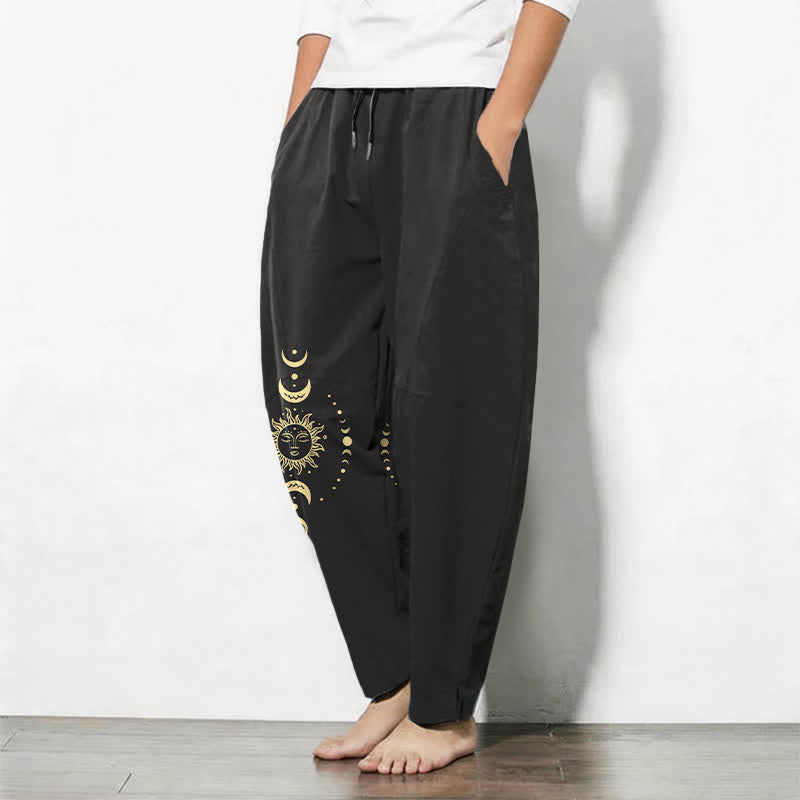 Buddha Stones Pantalones de hombre de algodón puro con estampado de sol y luna celestiales, cordón ajustable y corte cónico, con bolsillos. - image 12
