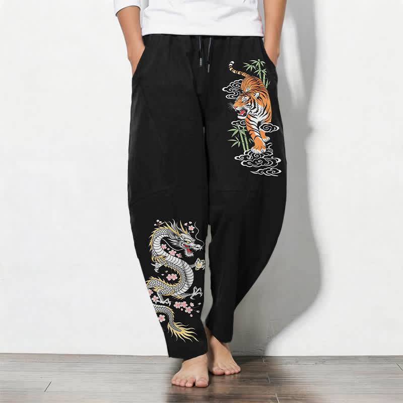 Buddha Stones Pantalones de hombre de algodón puro con estampado de tigre y dragón, cordón ajustable y corte cónico, con bolsillos. - Negro - US/UK/AU50, EU60 (5XL) - image 0