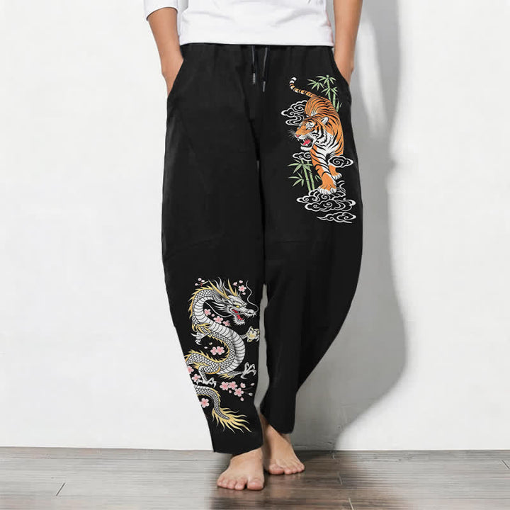 Buddha Stones Pantalones de hombre de algodón puro con estampado de tigre y dragón, cordón ajustable y corte cónico, con bolsillos. - Negro - US/UK/AU50, EU60 (5XL) - image 0
