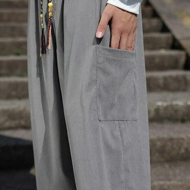 Buddha Stones Pantalones casuales de otoño/invierno con cordón ajustable y bolsillo de parche. Pantalones tobilleros lisos para hombre con corte ajustado y bolsillo. - image 26