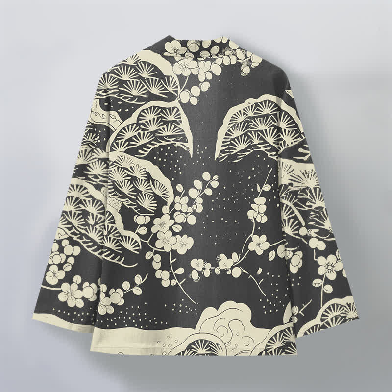 Buddha Stones Kimono de hombre con estampado de flores de ciruelo y pino de algodón, con frente abierto. - image 11