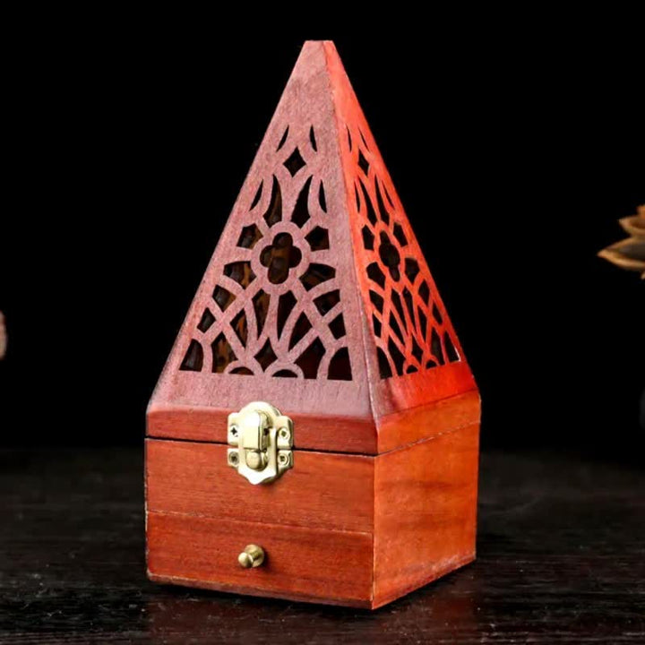 Caja ritual cuadrada de madera natural con Buddha Stones y quemador de incienso para purificación. - Pirámides triangulares altas con grandes agujeros - image 0