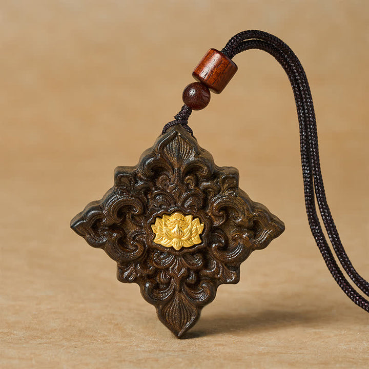 Buddha Stones Collar con colgante de iluminación de madera de sappan con forma cuadrada tallada de loto - Loto auspicioso - image 0