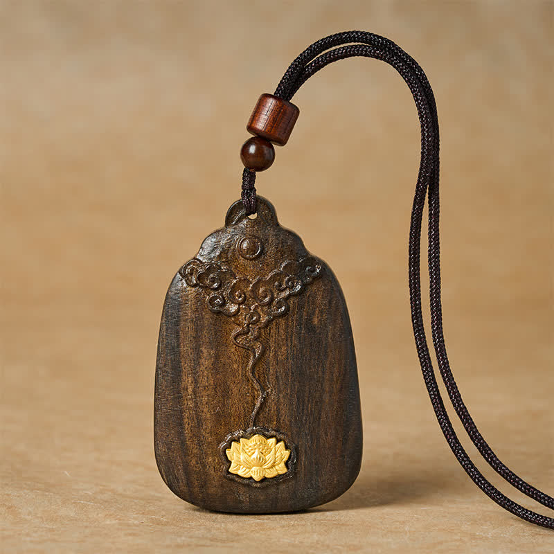 Buddha Stones Collar con colgante de madera de sappanwood con diseño de nubes auspiciosas y loto, símbolo de nuevos comienzos. - Bendición del Loto de las Nubes - image 0