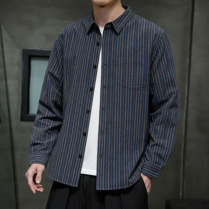 Buddha Stones Camisa de manga larga para hombre de algodón a rayas, estilo casual vintage, con botones y bolsillo de parche. - Azul medianoche - US/UK/AU42, EU52 (3XL) - image 0