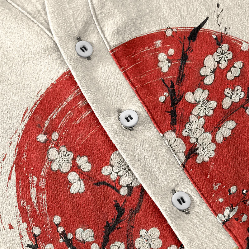 Buddha Stones Camisa de manga corta con medio botón para hombre, con estampado de flores de ciruelo y sol, de Cotton Ink. - image 3