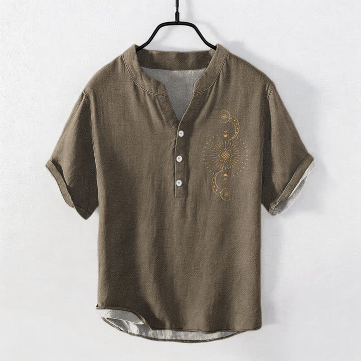 Buddha Stones Camisa de manga corta con medio botón y estampado de sol, luna y estrellas de algodón para hombre - Tierra de siena - US/UK/AU50, EU60 (5XL) - image 7