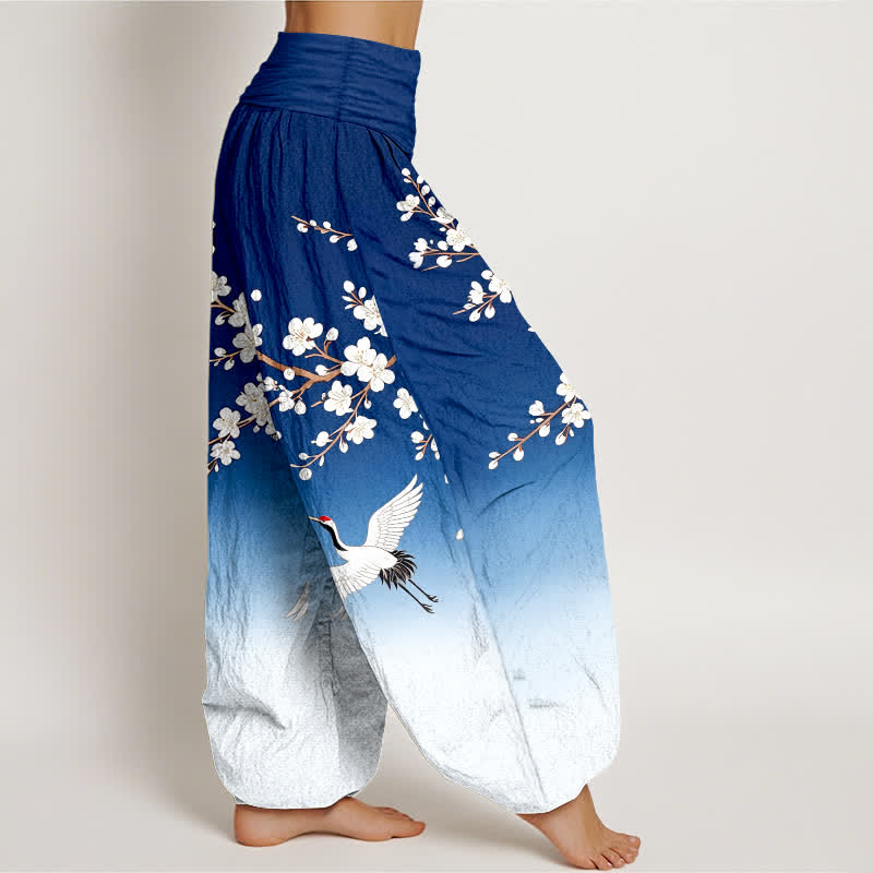 Buddha Stones Pantalones harem de mujer con cintura elástica y estampado de grullas y flores de ciruelo en color blanco algodón. - image 1