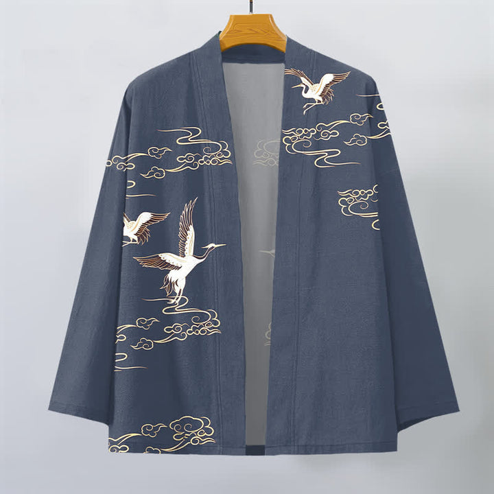 Buddha Stones Kimono de hombre de algodón blanco con estampado de grulla dorada y nube, con frente abierto. - image 1