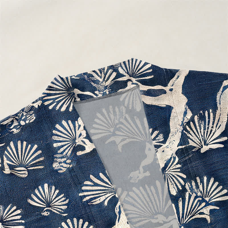 Buddha Stones Kimono de hombre con estampado de abanico de ramas de pino y algodón, frente abierto. - image 3
