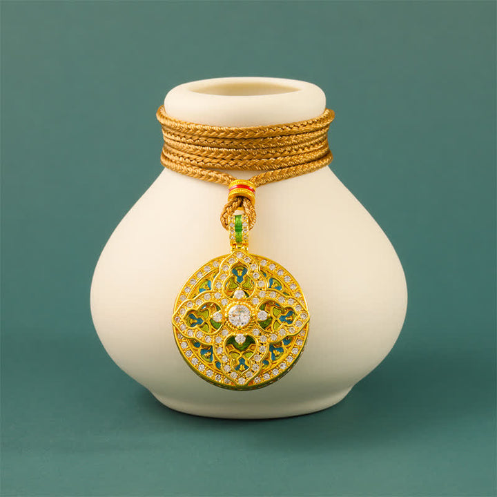 Buddha Stones Collar con colgante redondo de latón chapado en oro con forma de calabaza. - image 1
