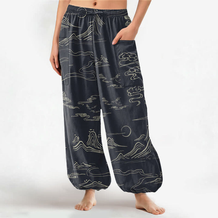 Buddha Stones Pantalones harem de algodón con estampado de nubes y montañas orientales para mujer, cintura elástica y bolsillos laterales. - Negro - US16，UK/AU20，EU48 (3XL) - image 0