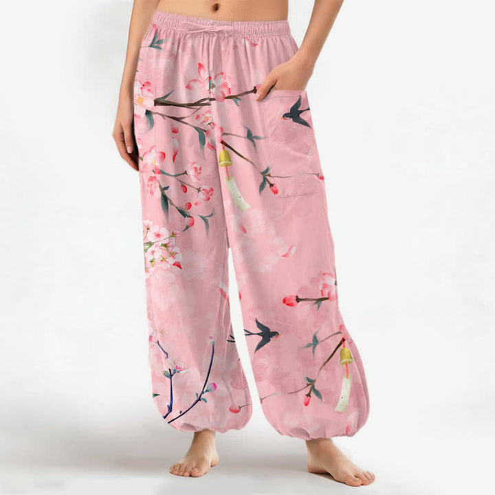 Buddha Stones Pantalones harem de mujer con cintura elástica y bolsillos laterales, estampado de flores de durazno y pájaros volando, hechos de algodón. - rosa claro - US16，UK/AU20，EU48 (3XL) - image 7