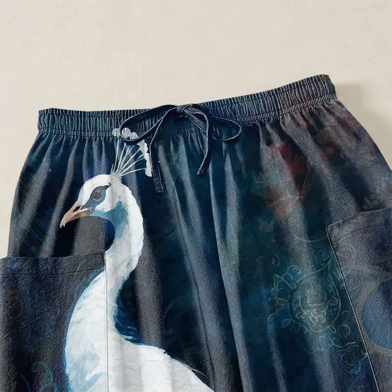 Buddha Stones Pantalones harem de algodón blanco con estampado de plumas de pavo real para mujer, cintura elástica y bolsillos laterales. - image 5