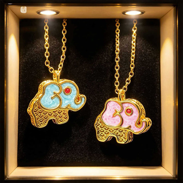 Buddha Stones Collar con colgante hueco de elefante de la suerte chapado en oro de 24 quilates en cobre. - image 0
