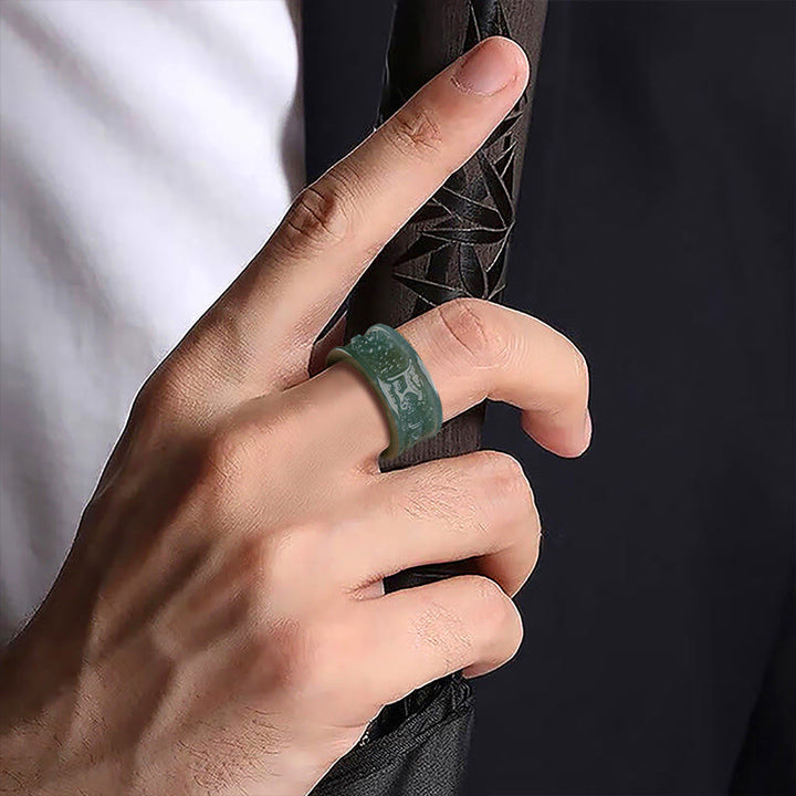 Anillo de prosperidad tallado con Om Mani Padme Hum y jade natural de Buddha Stones - image 3