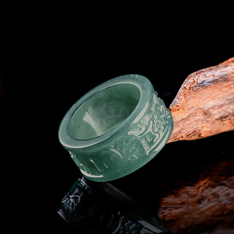 Anillo de prosperidad tallado con Om Mani Padme Hum y jade natural de Buddha Stones - 23 mm - image 0