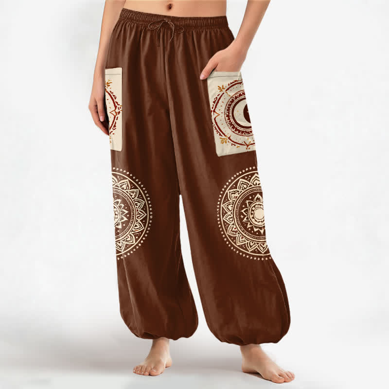 Buddha Stones Pantalones harem de algodón estilo bohemio con estampado de mandala y fases lunares para mujer, con cintura elástica y bolsillos laterales. - Marrón silla de montar - US16，UK/AU20，EU48 (3XL) - image 0