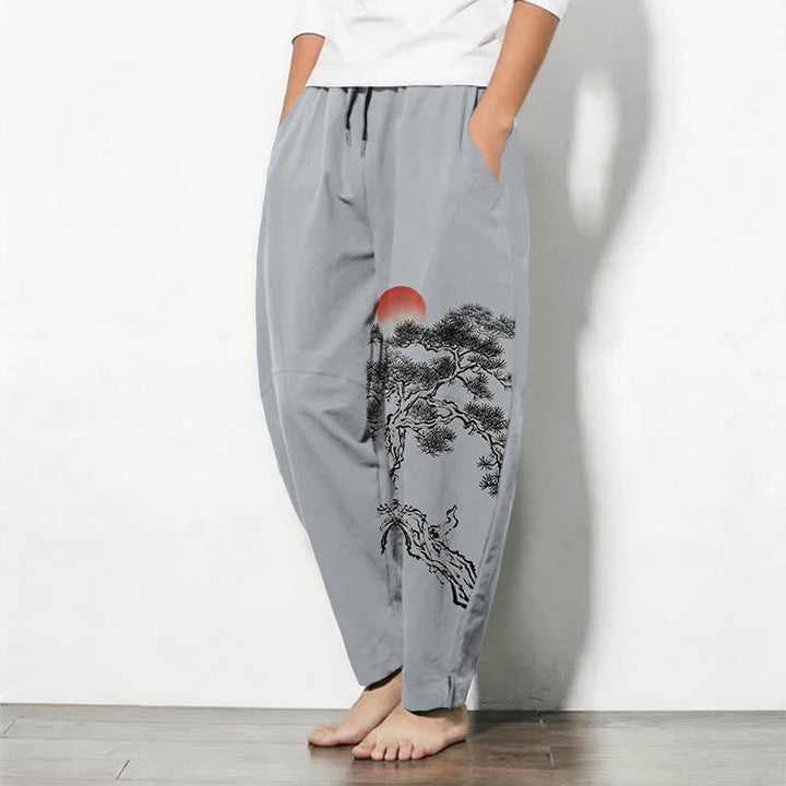 Buddha Stones Pantalones de hombre de algodón puro con estampado de pino y sol rojo, cordón ajustable y bolsillos. - image 8