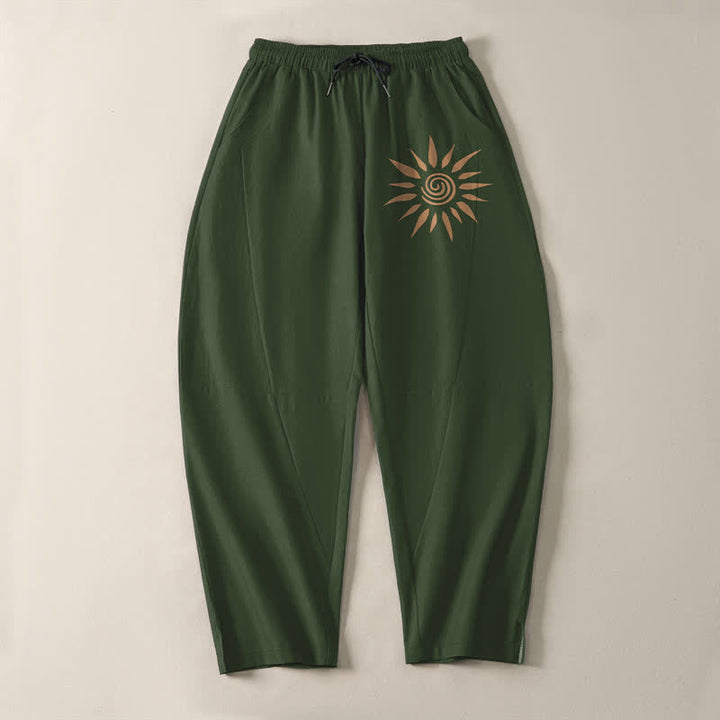 Buddha Stones Pantalones de hombre de algodón puro con estampado de espiral solar, cordón ajustable y corte cónico, con bolsillos. - image 13