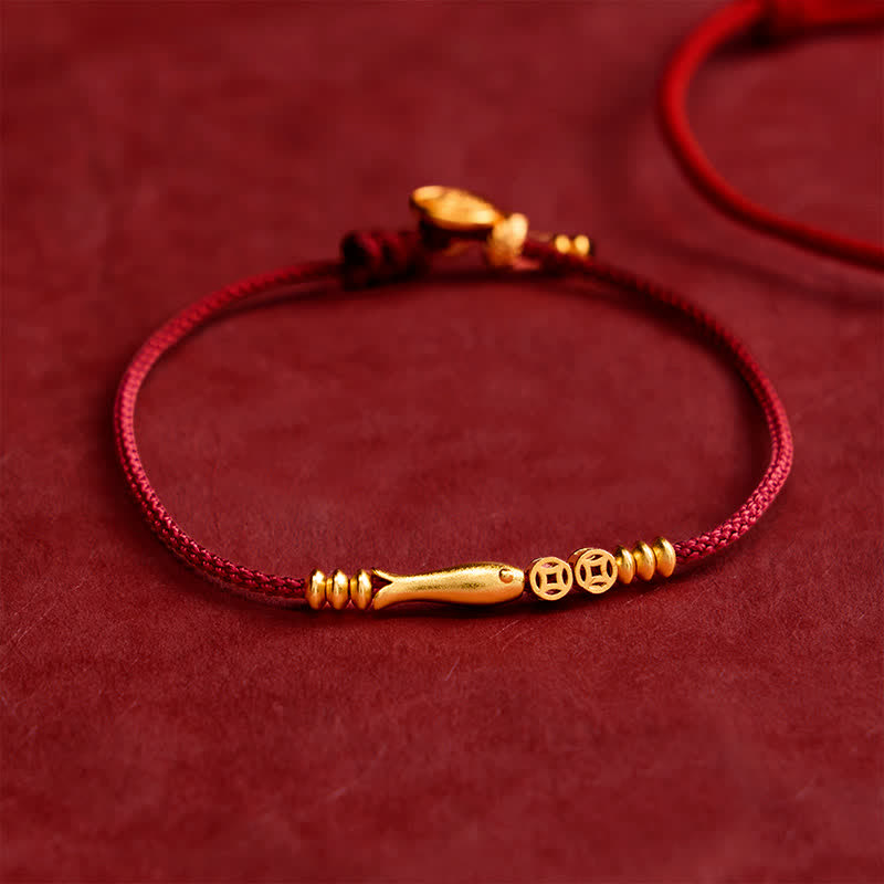 Buddha Stones Pulsera de la suerte tejida a mano con hilo rojo, diseño de pez koi y moneda de cobre. - Peces Koi (Éxito ♥ Determinación) - image 0