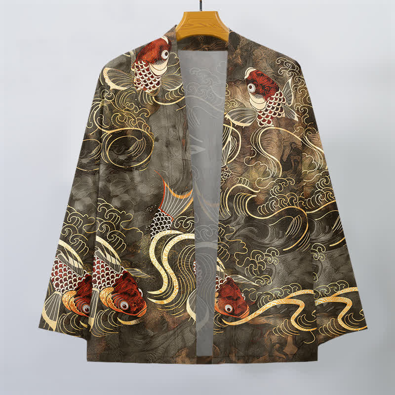 Buddha Stones Kimono de hombre de algodón rojo con estampado de peces koi y olas doradas, con frente abierto. - image 1