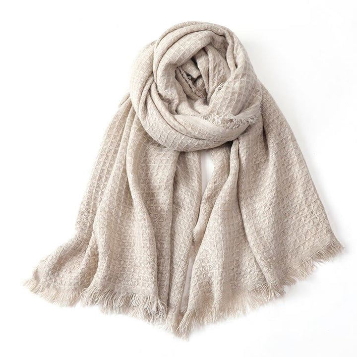 Bufanda tipo chal para hombre con borlas texturizadas y diseño de Buddha Stones, ideal para otoño e invierno. - Beige - image 12