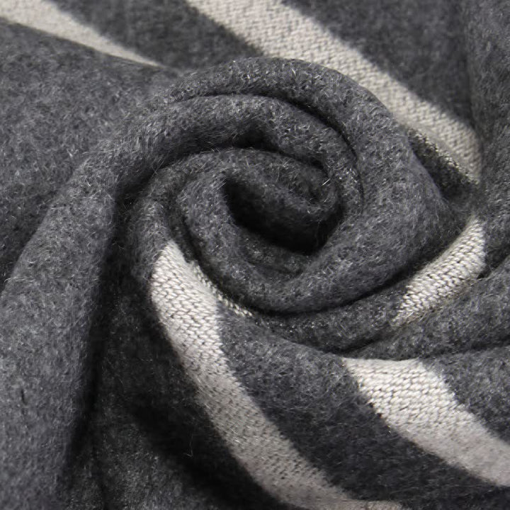 Bufanda de hombre cálida con borlas, rayas urbanas y estampado de Buddha Stones para otoño e invierno. - image 2