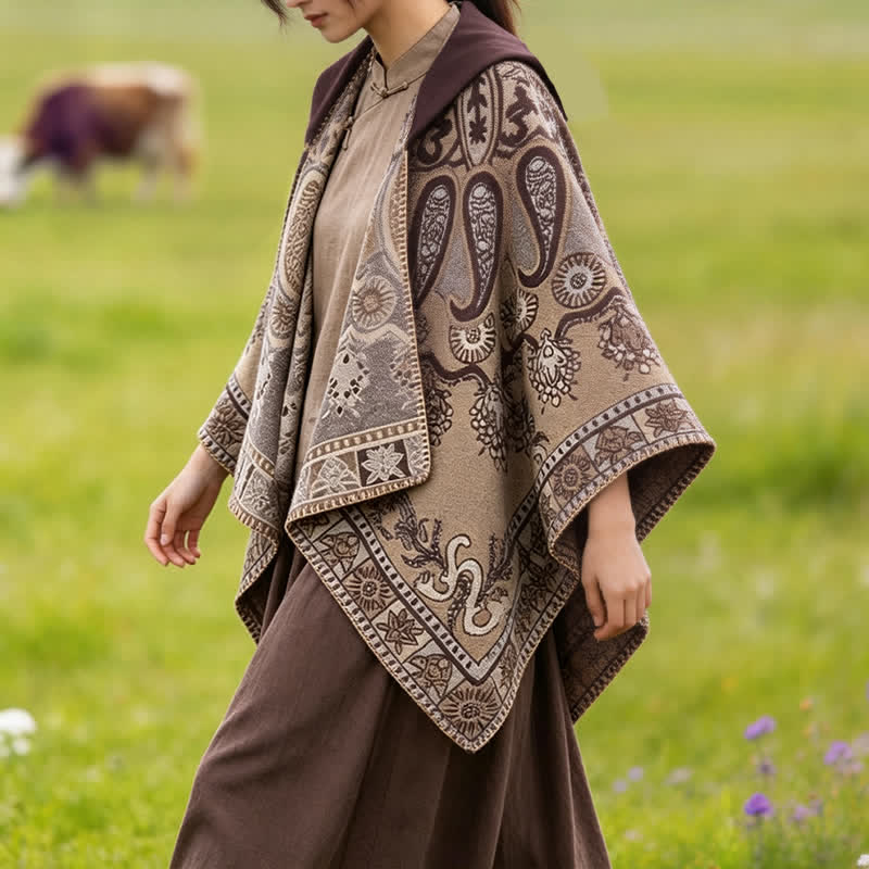Buddha Stones Poncho estilo boho geométrico con capucha y estampado paisley para otoño/invierno. - image 28